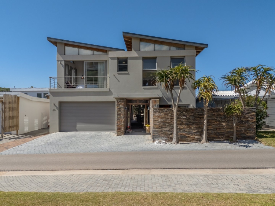 4 Bedroom Property for Sale in Buffalo Bay Western Cape